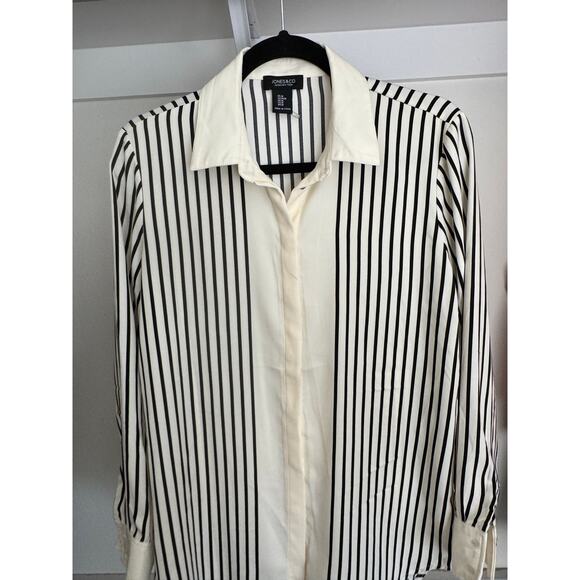 Jones & Co Women's Striped Button-Up Blouse Shirt Size Medium Satin-Feel - Picture 2 of 9